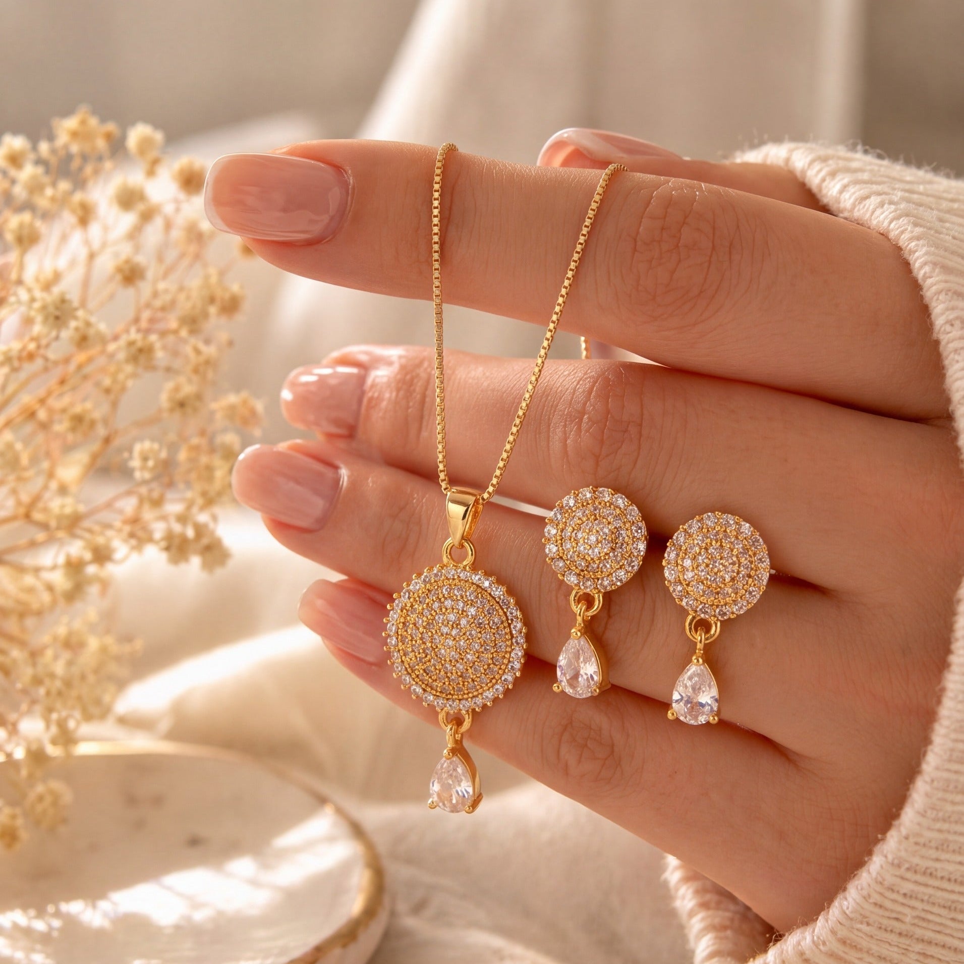 Charming Design Gold Plated Crystal Stones Necklace Set for Girls/Women