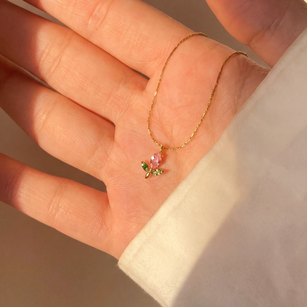 Glamorous Design Gold Plated Crystal Stones Pendant for Girls/Women