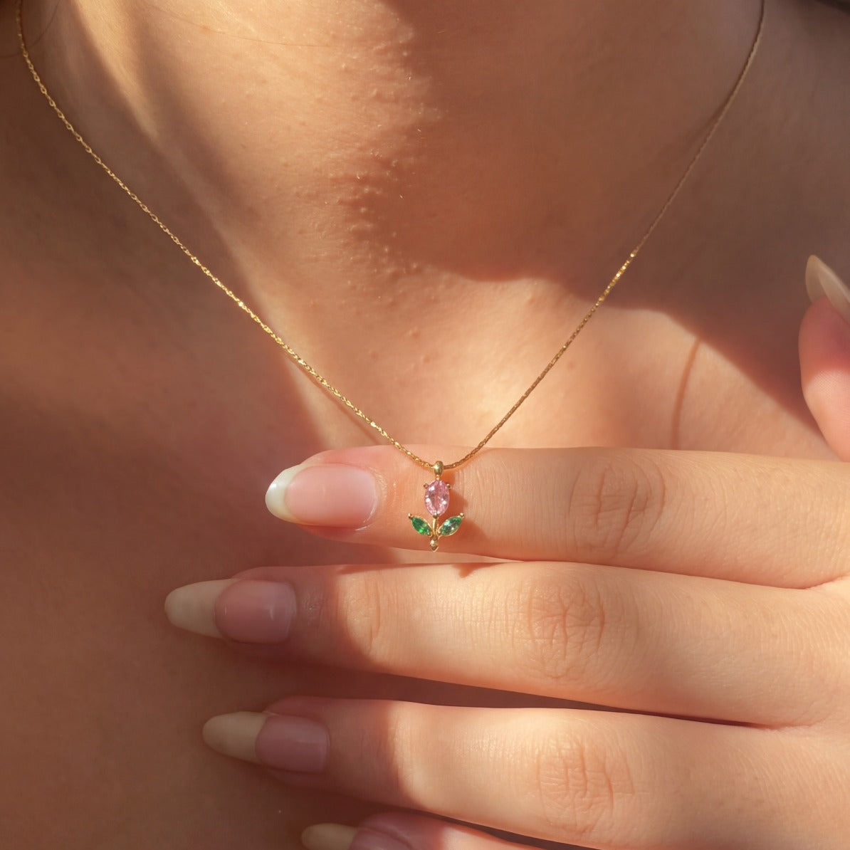 Glamorous Design Gold Plated Crystal Stones Pendant for Girls/Women