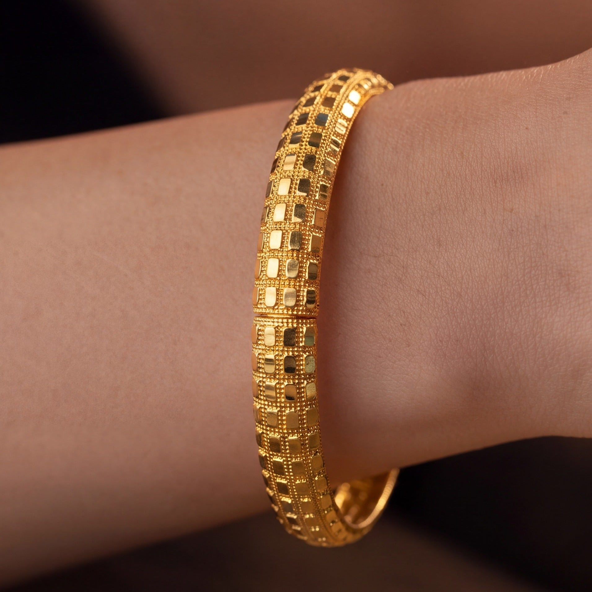 Stylish Unique Design Gold Plated Bangle for Girls/Women