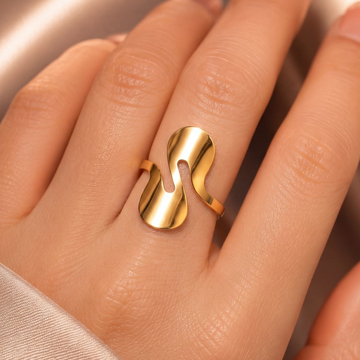 Luxury Unique Design Gold Plated Ring For Girls/Women