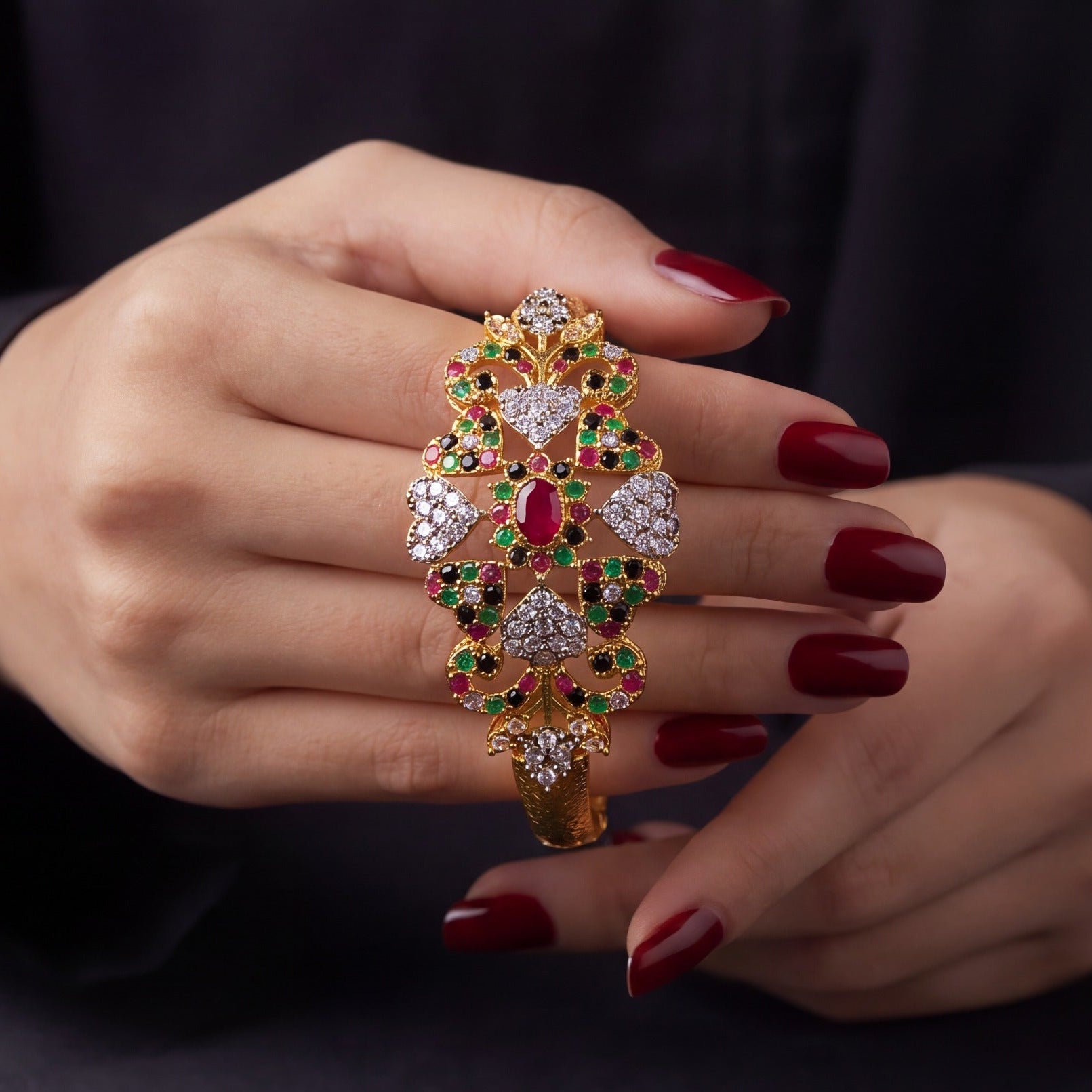 Charming Design Gold Plated Crystal Stones Bangle for Girls/Women