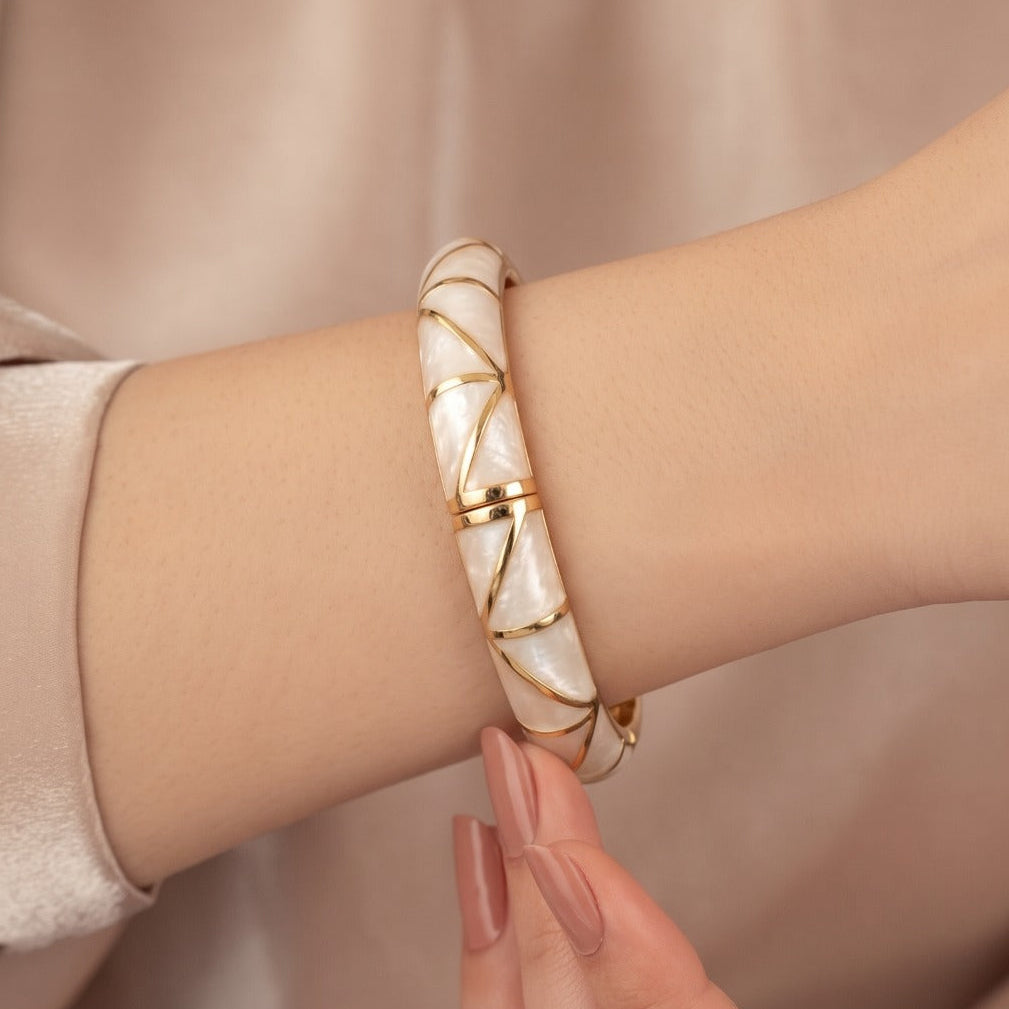 Elegant Unique Design Gold Plated Bangle for Girls/Women