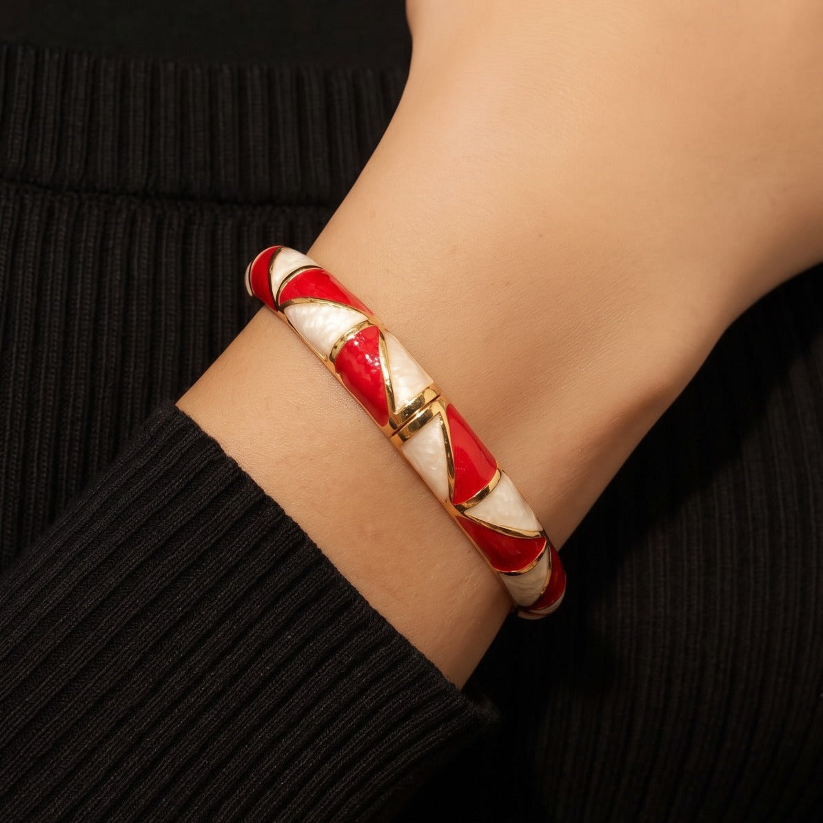 Elegant Unique Design Gold Plated Bangle for Girls/Women