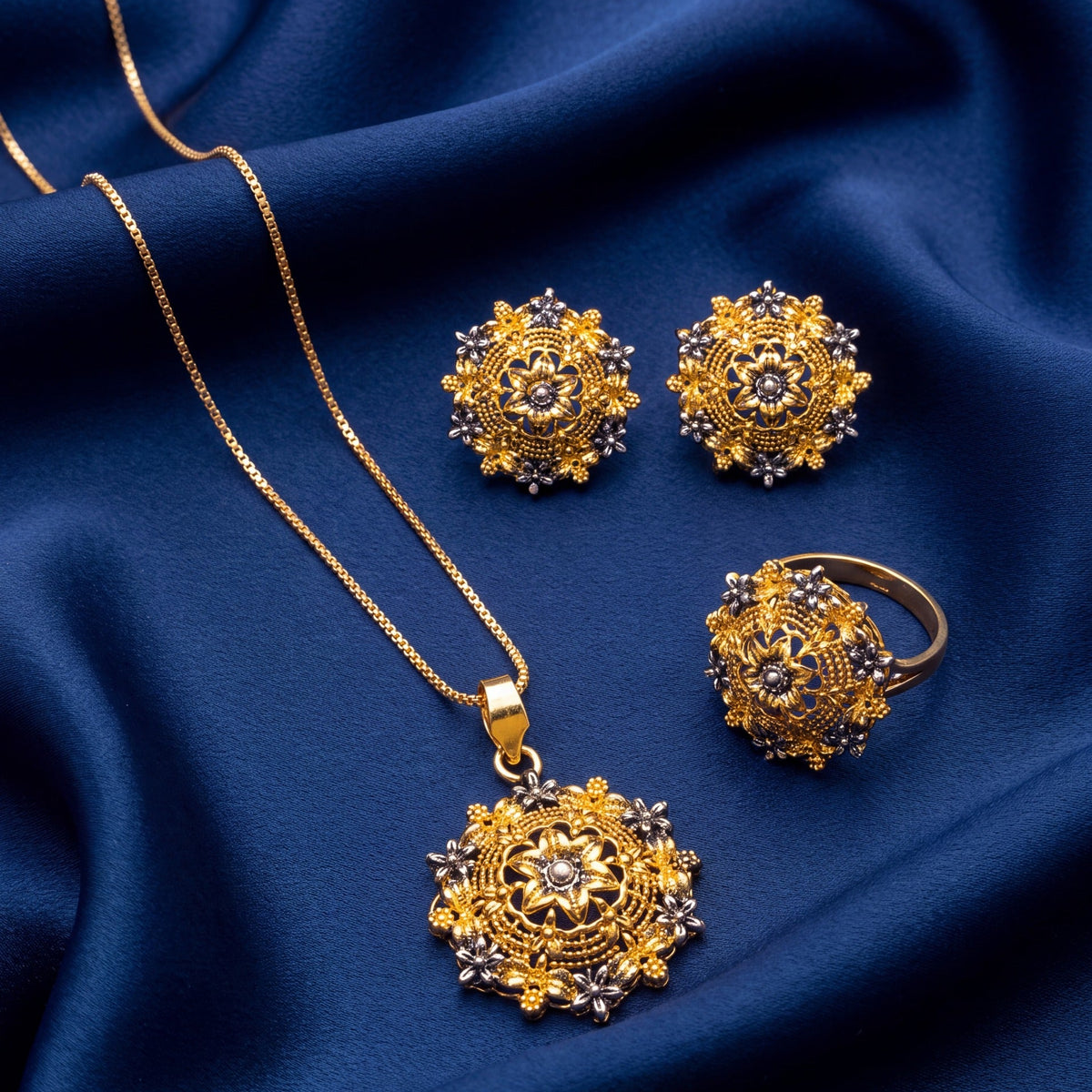 Dazzling Unique Design Gold Plated Necklace Set For Girls/women