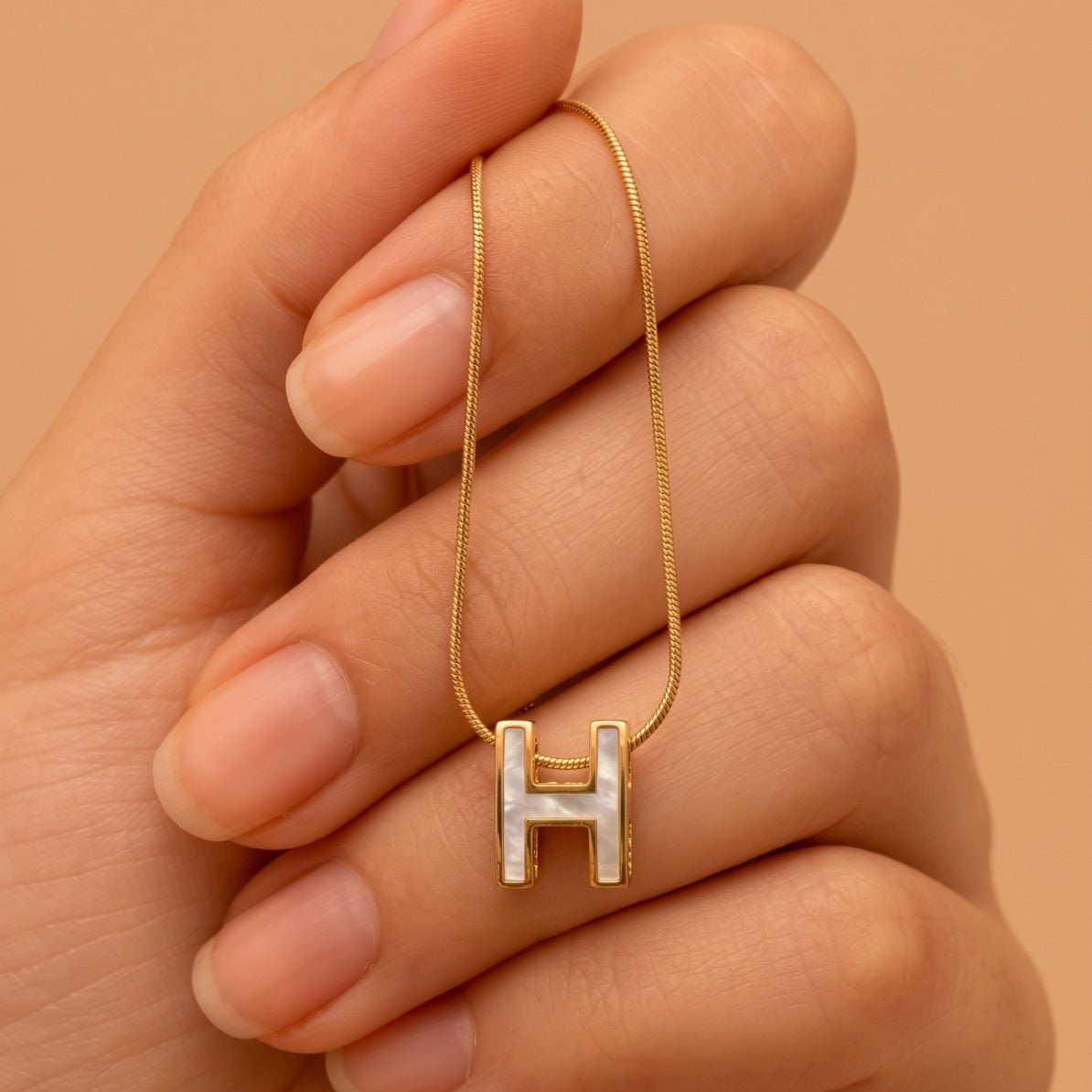 Beautiful Design Gold Plated Alphabet Pendant for Girls/Women