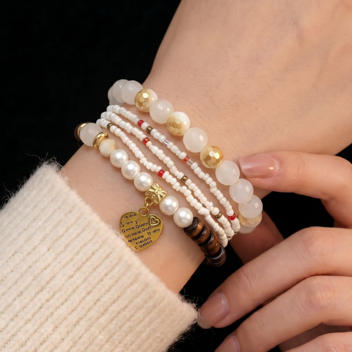 Gorgeous Design Gold Plated Pearls  Bracelet for Girls/Women