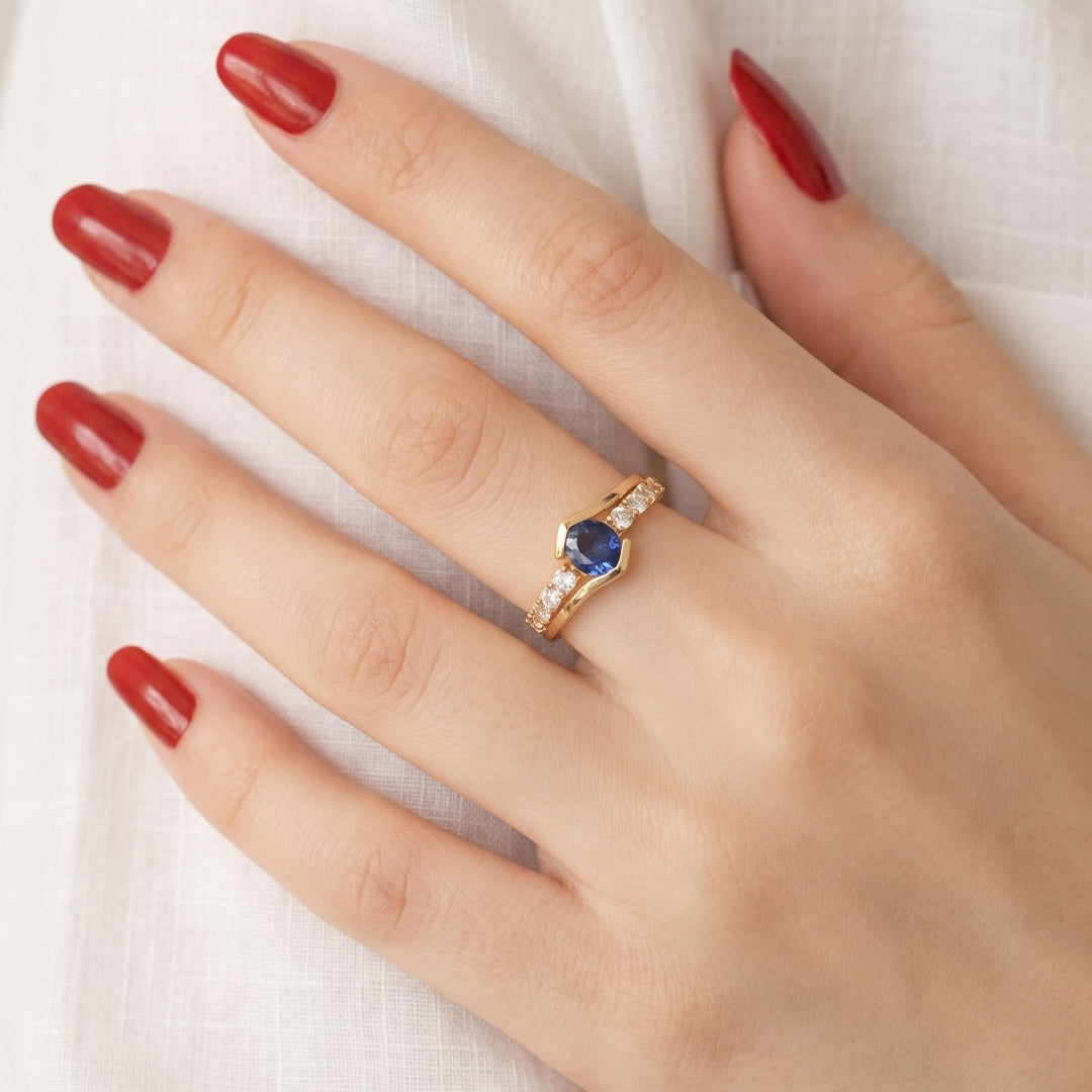 Beautiful Unique Design Gold  Plated Crystal Stones Ring For Girls/women