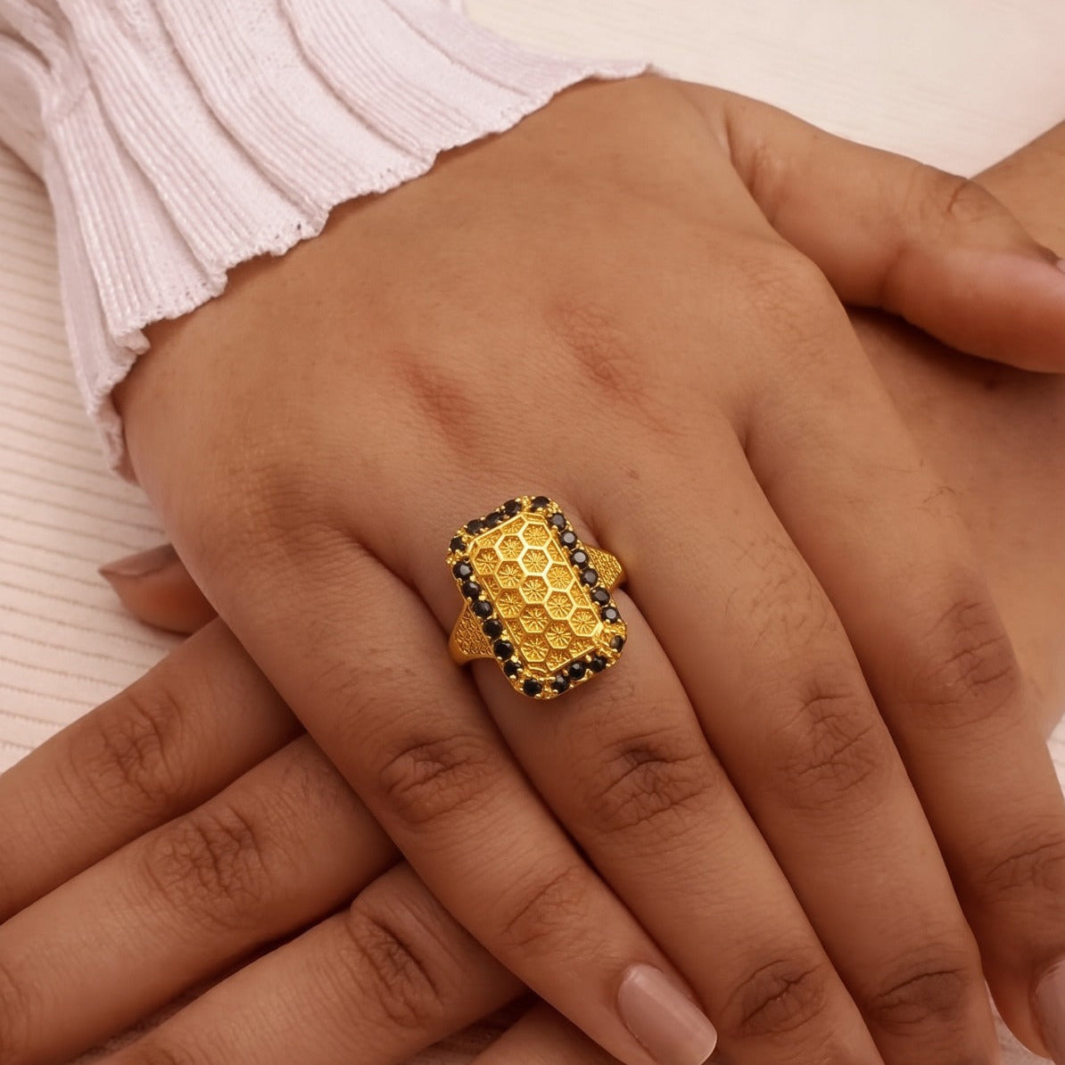 Charming Unique Design Gold Plated Crystal Stones Ring For Girls/women
