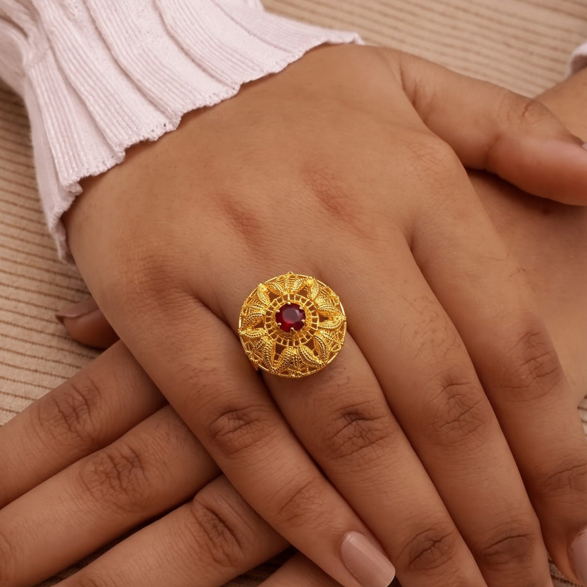 Luminous Unique Design Gold Plated Stone Ring For Girls/women