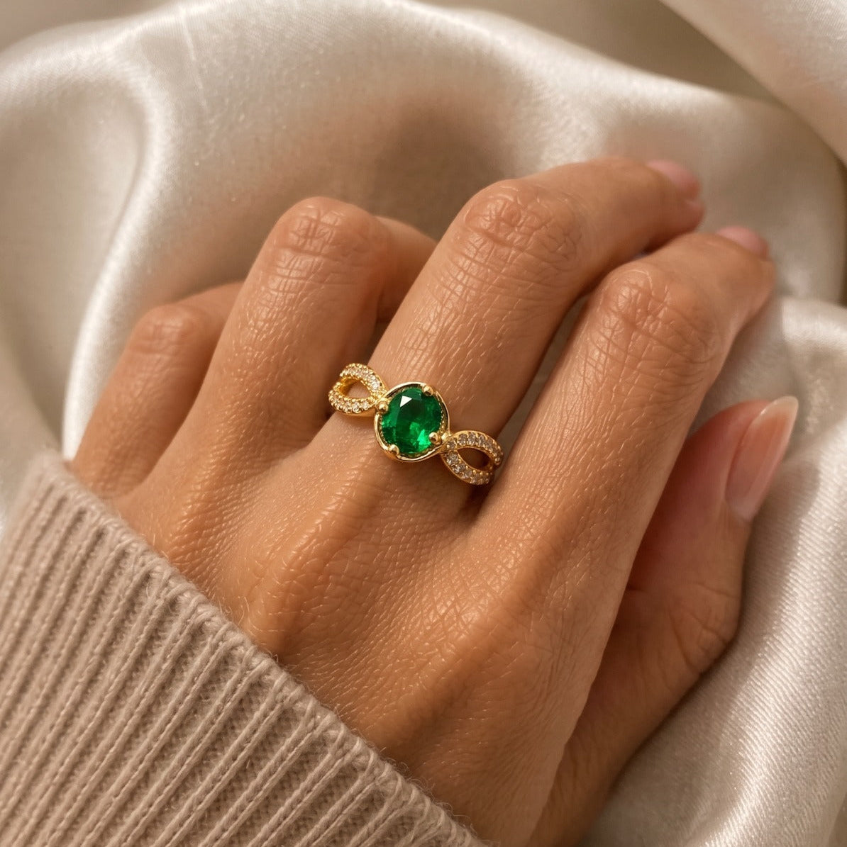 Beautiful Design Gold Plated Crystal Stones Ring For Girls/women