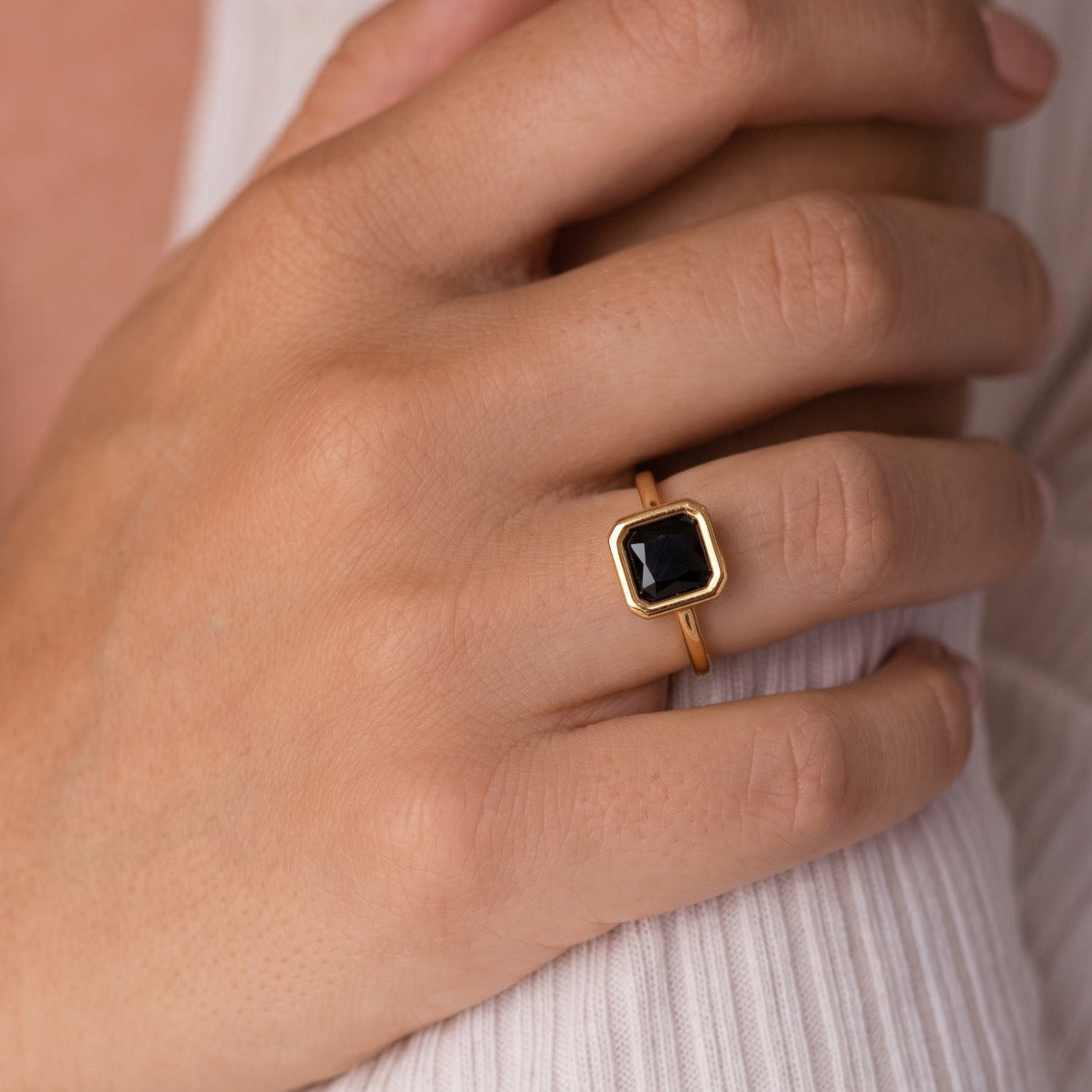 Elegant Unique Design Gold Plated Ring For Girls/women