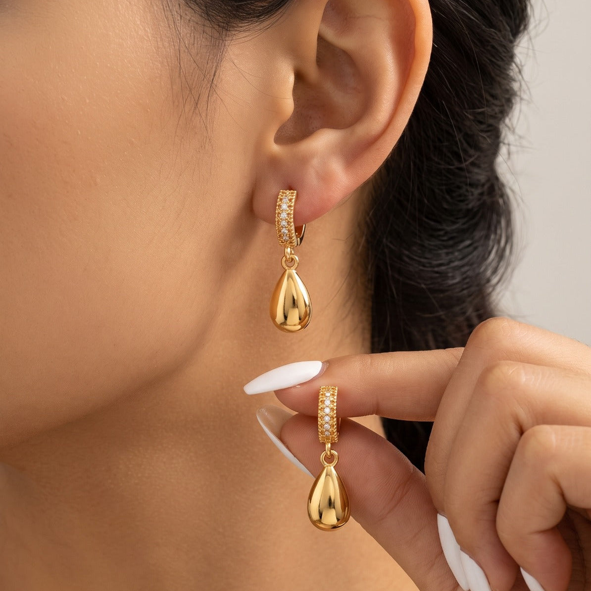 Beautiful Design Gold Plated Crystal Stones Earring For Girls/women