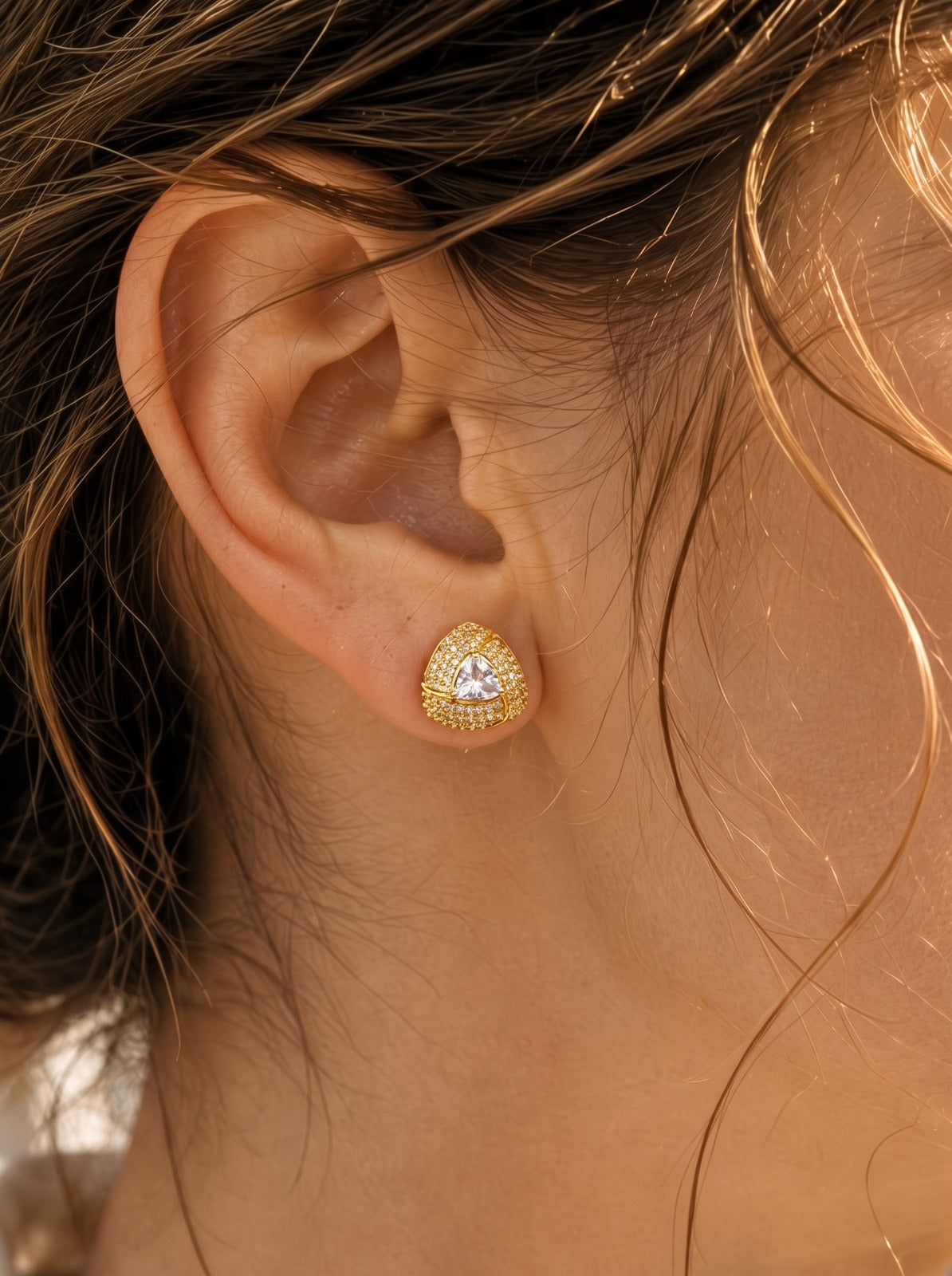 Elegant Design Gold Plated Crystal Stones Earring For Girls/Women