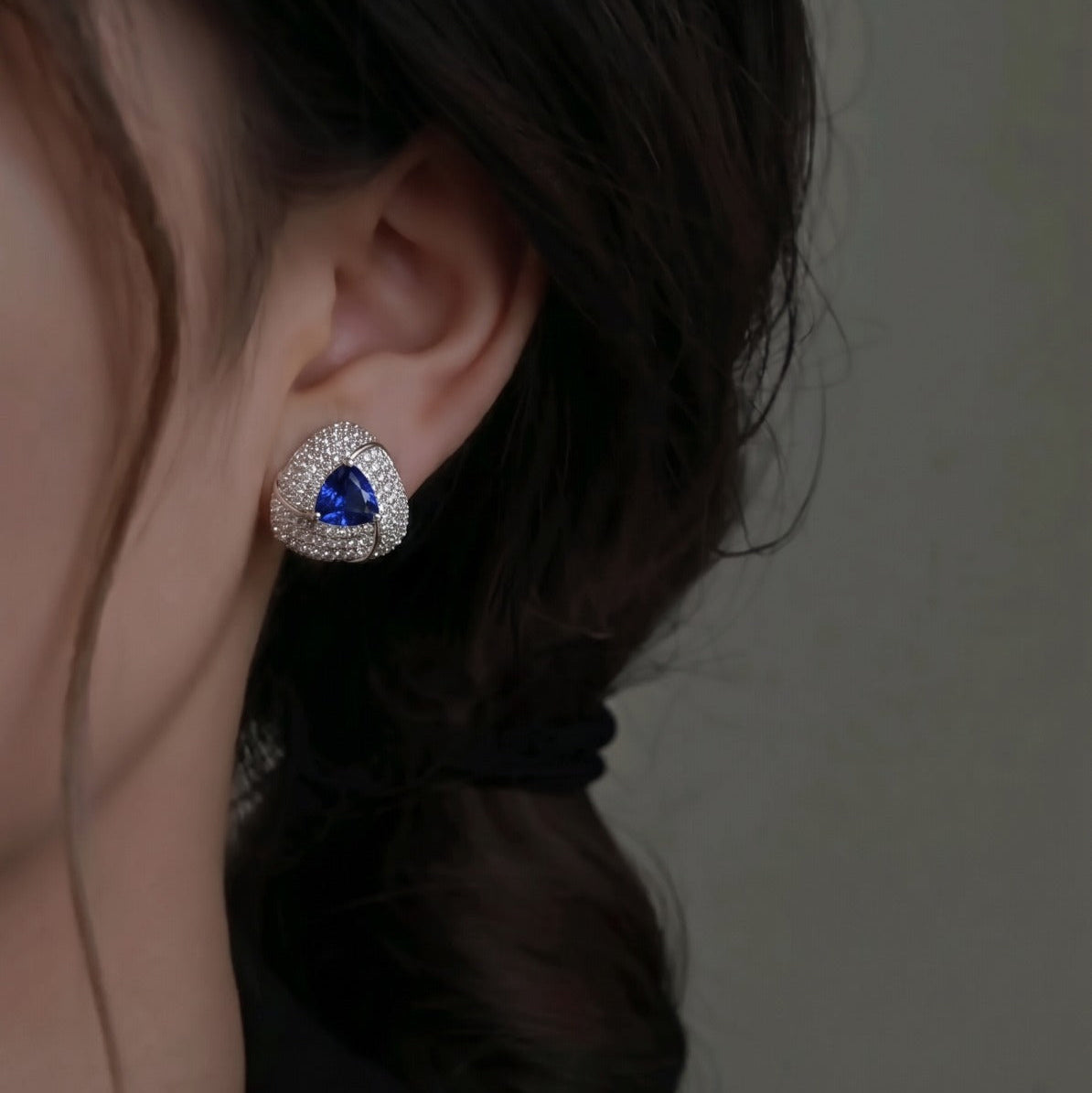 Beautiful Design Silver Plated Crystal Stones Earring For Girls/Women