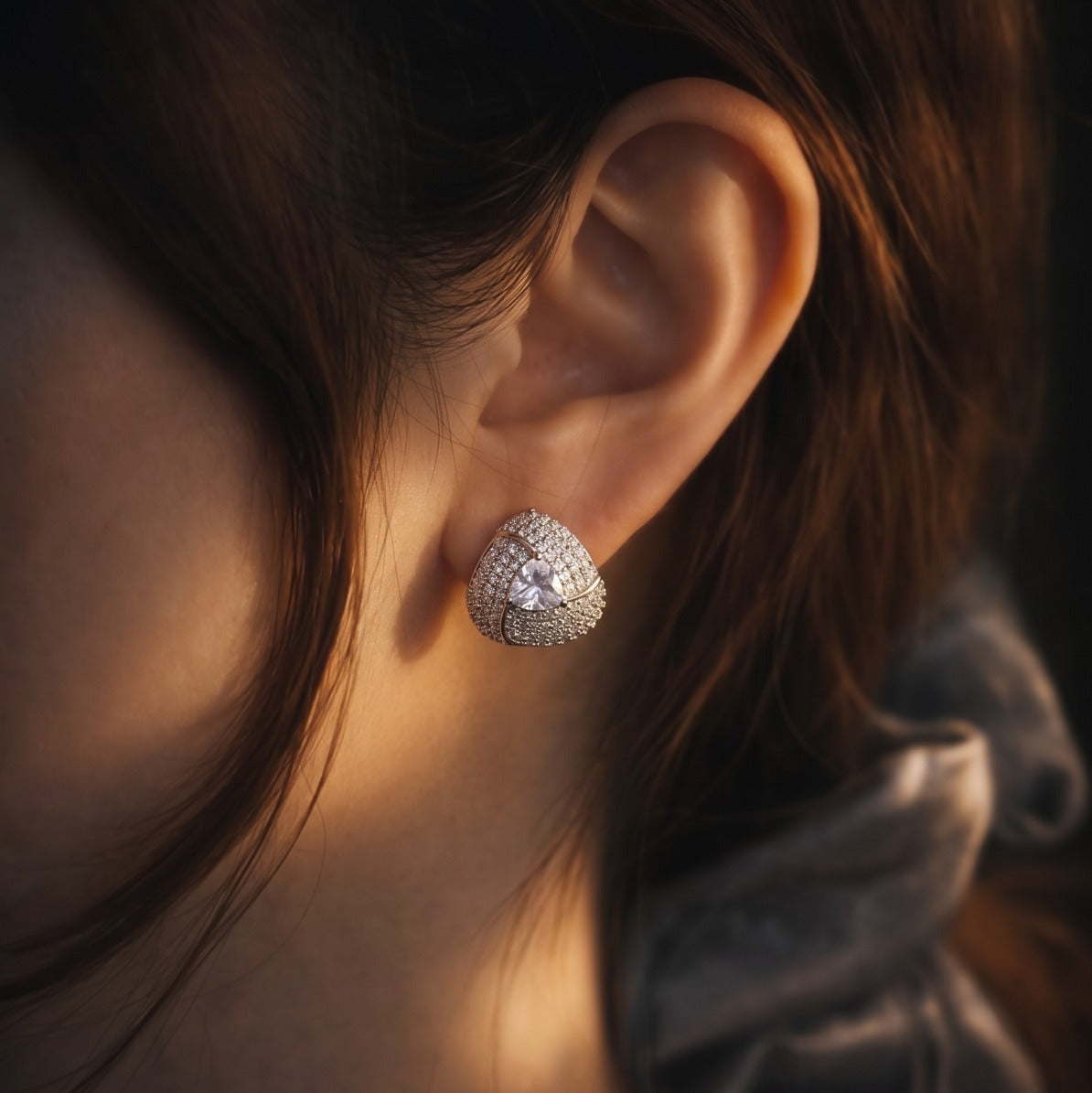 Beautiful Design Silver Plated Crystal Stones Earring For Girls/Women