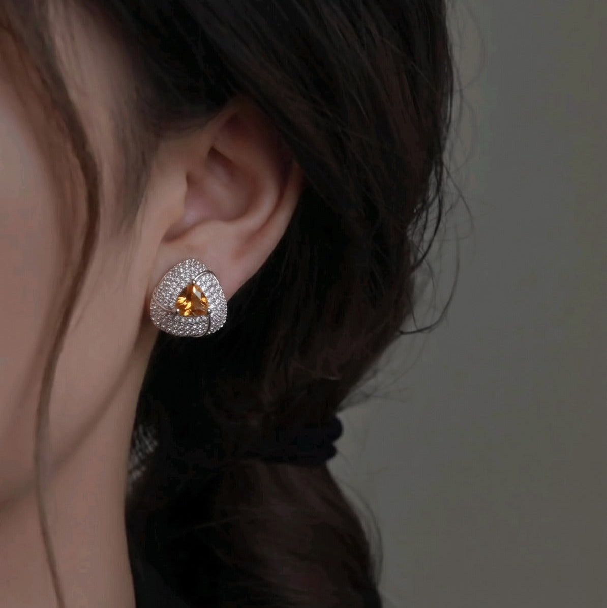 Beautiful Design Silver Plated Crystal Stones Earring For Girls/Women