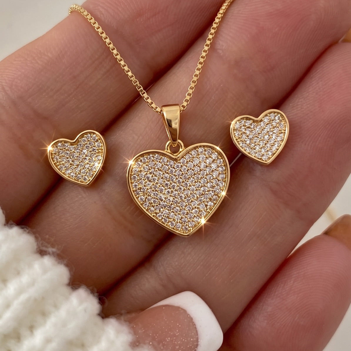 Elegant Unique Design Crystal Stones Necklace Set for Girls/Women