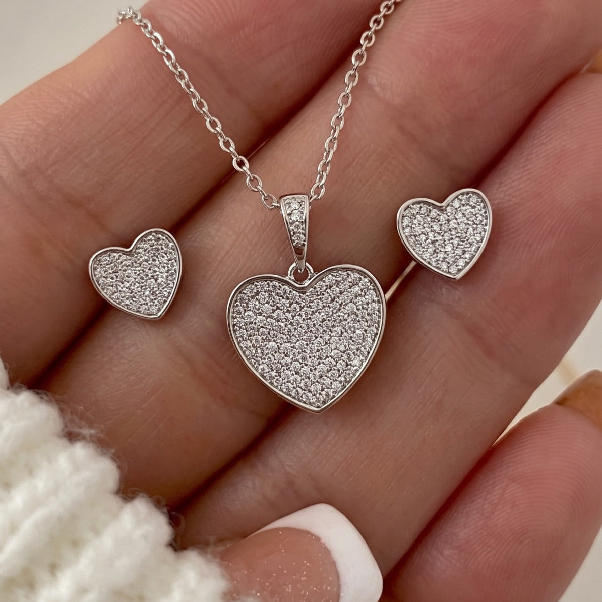 Elegant Unique Design Crystal Stones Necklace Set for Girls/Women