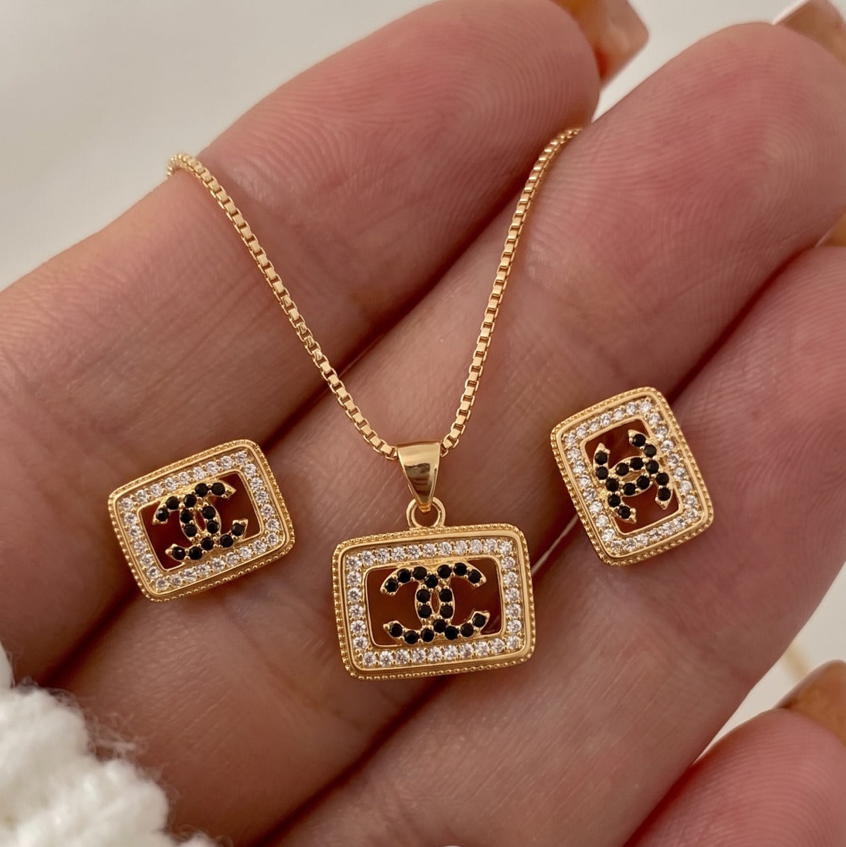 Dazzling Design Gold Plated Necklace Set for Girls/Women