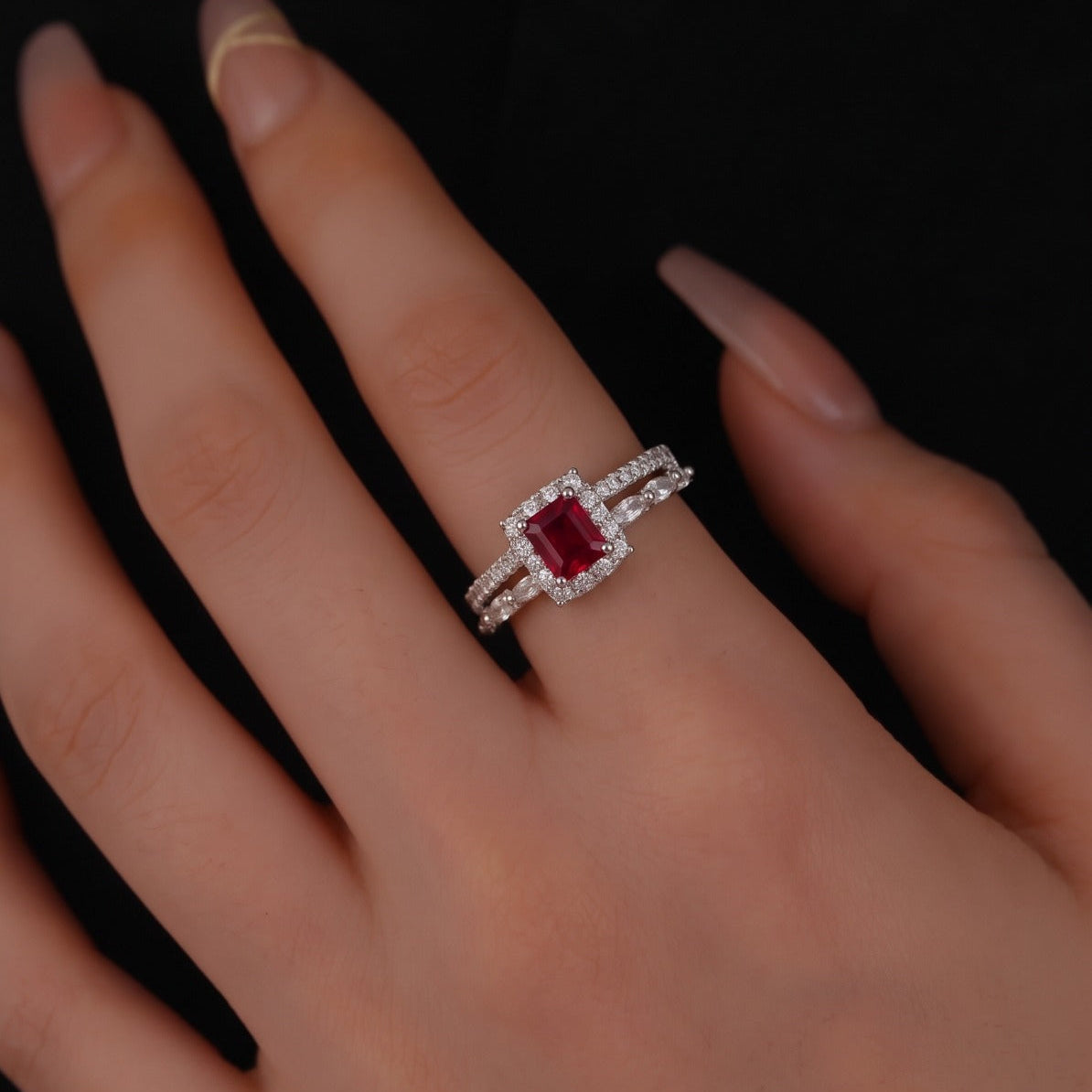 Fancy Unique Design Silver Plated Crystal Stones Ring For Girls/women