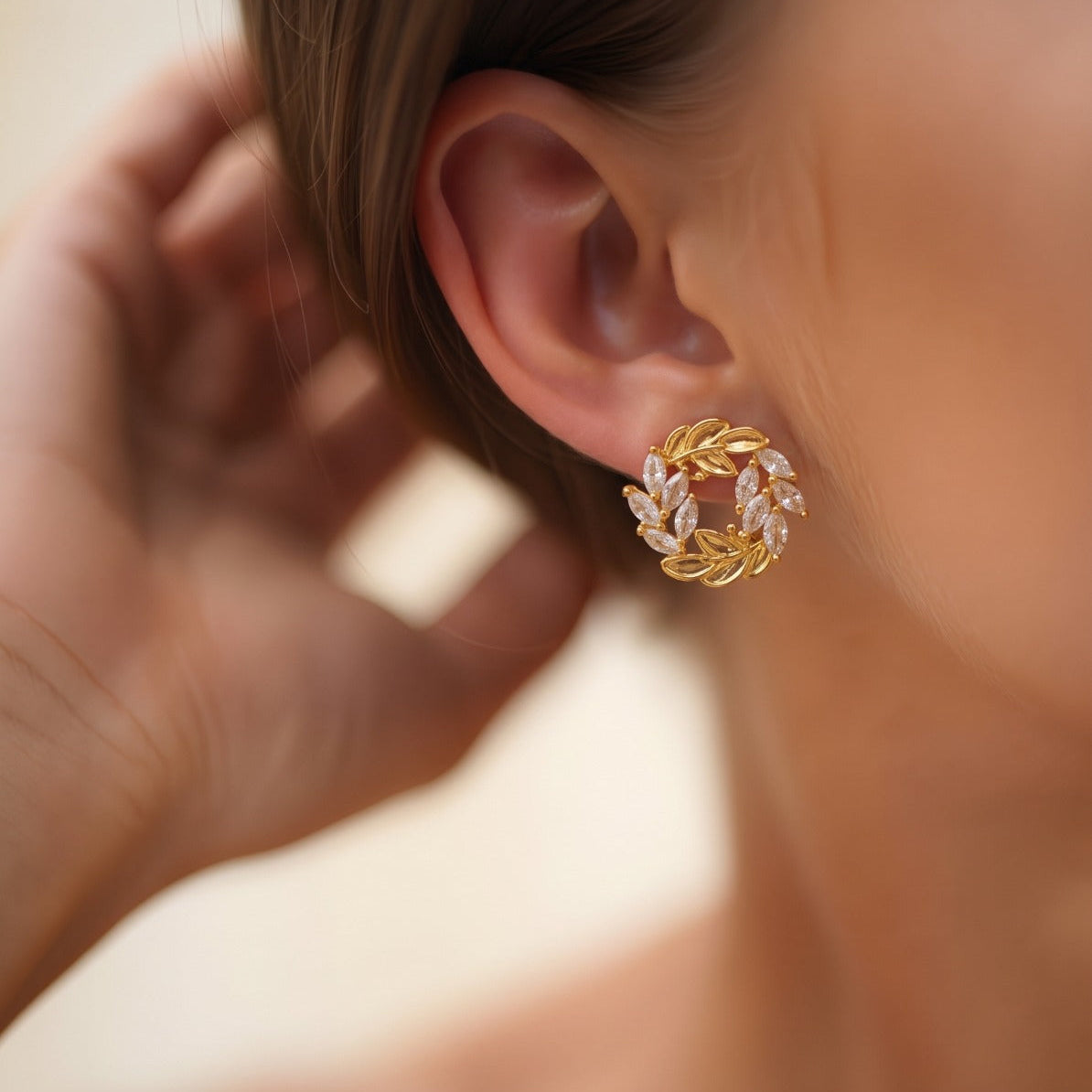 Gorgeous Design Gold Plated Crystal Stones Earrings For Girls/Women