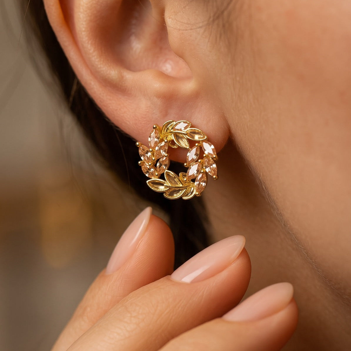 Gorgeous Design Gold Plated Crystal Stones Earrings For Girls/Women