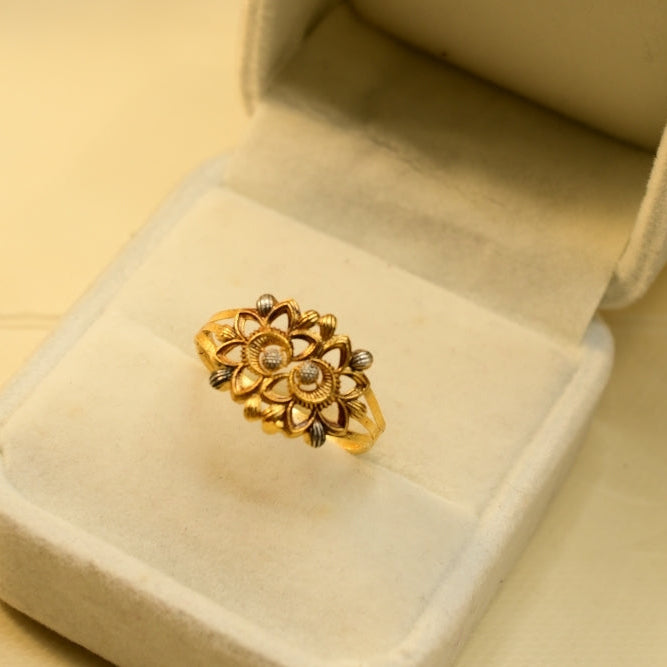 Fancy Unique Design Gold Plated Ring For Girls/women