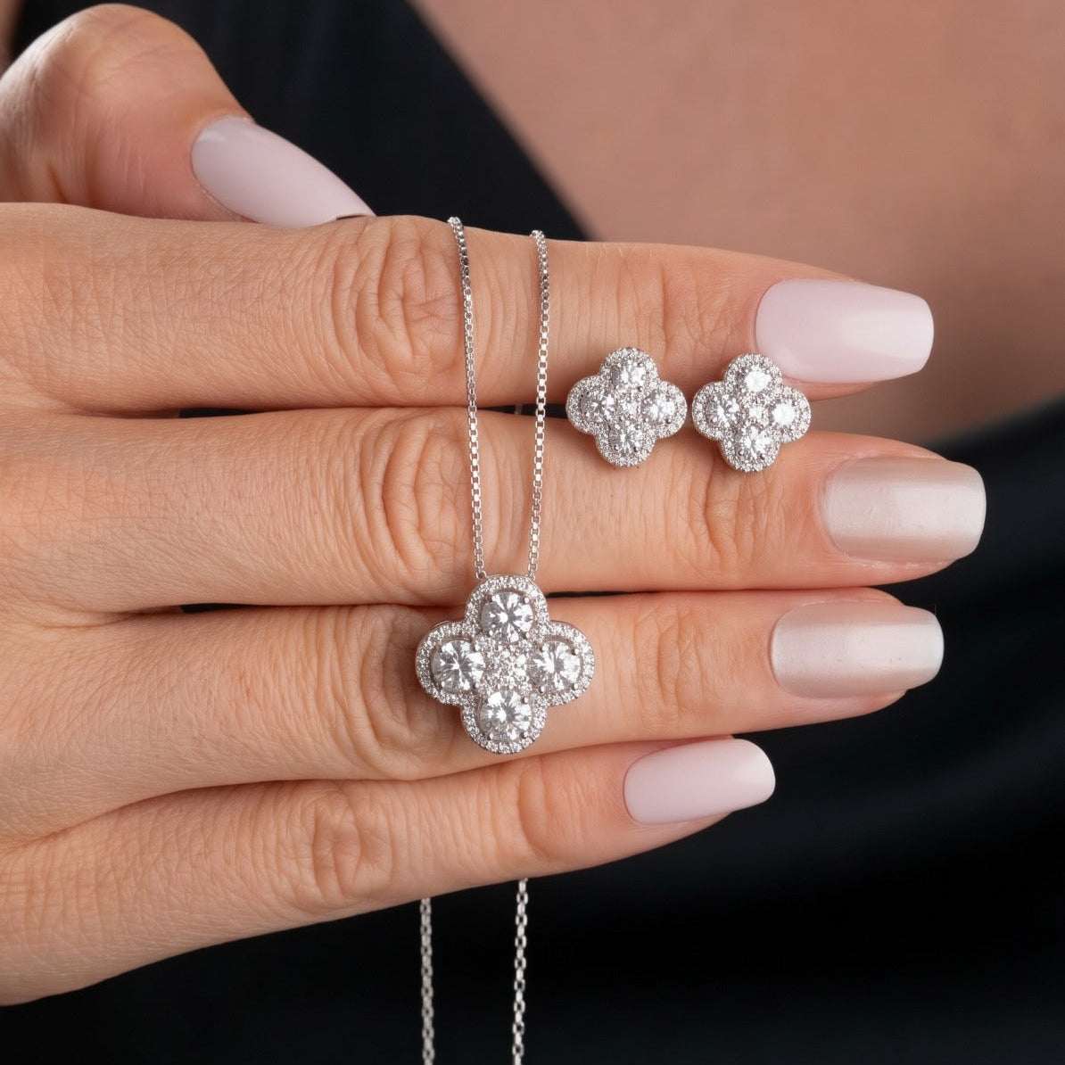 Sparkling Design Silver Plated Crystal Stones Necklace Set for Girls/Women