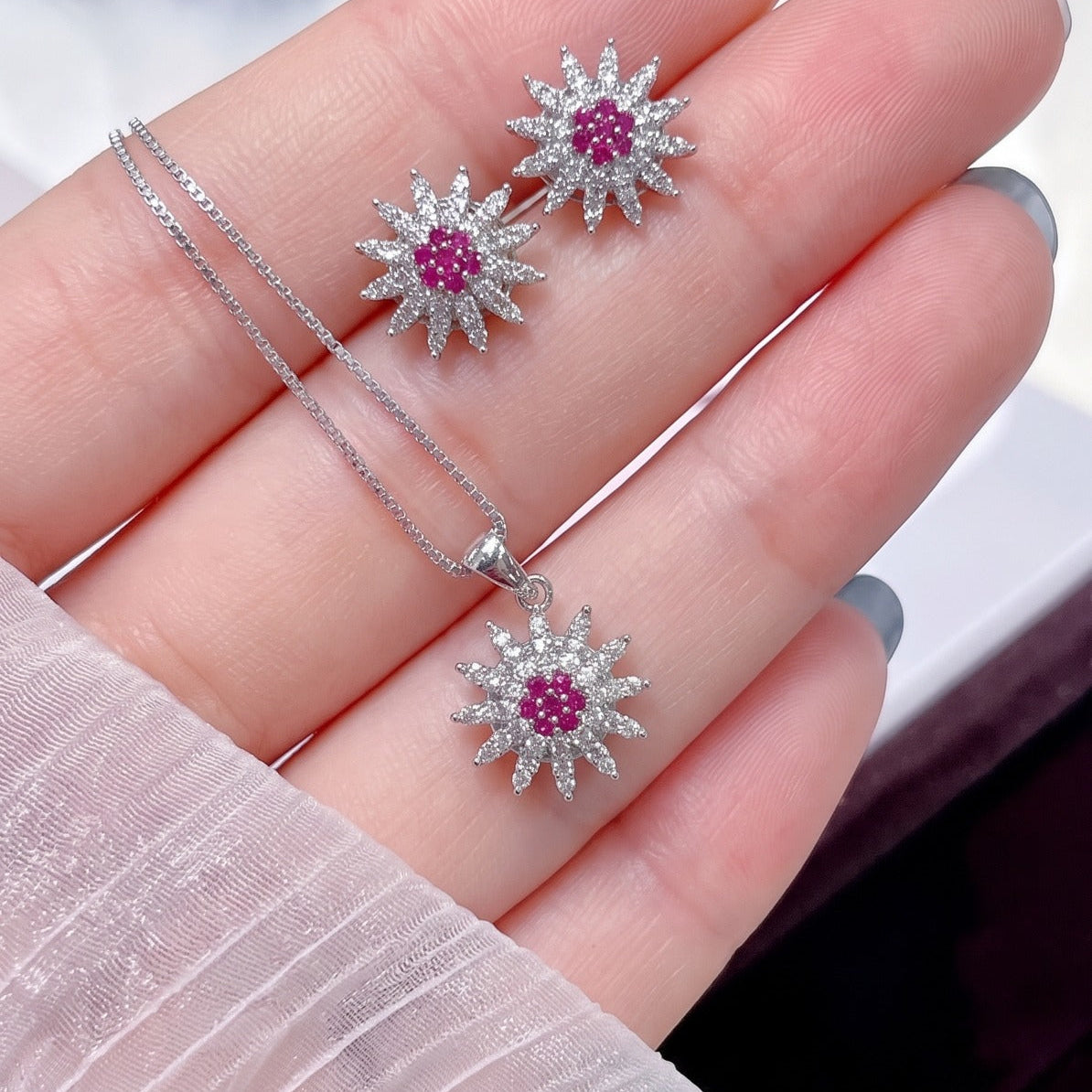 Luxury Design Silver Plated Crystal Stones Necklace Set for Girls/Women