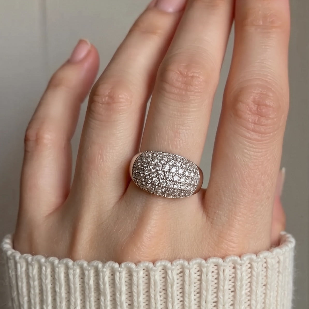 Stylish Beautiful Design Silver Plated Crystal Stones Ring For Girls/women