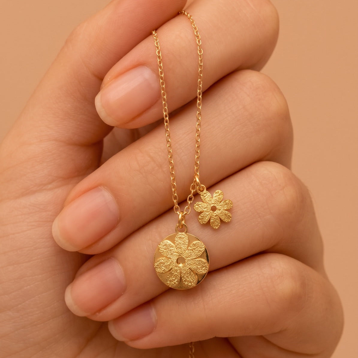 Gorgeous Design Gold Plated Necklace For Girls/women