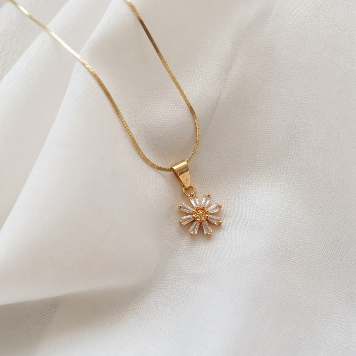 Luxury Design Gold Plated Crystal Stones Necklace For Girls/women