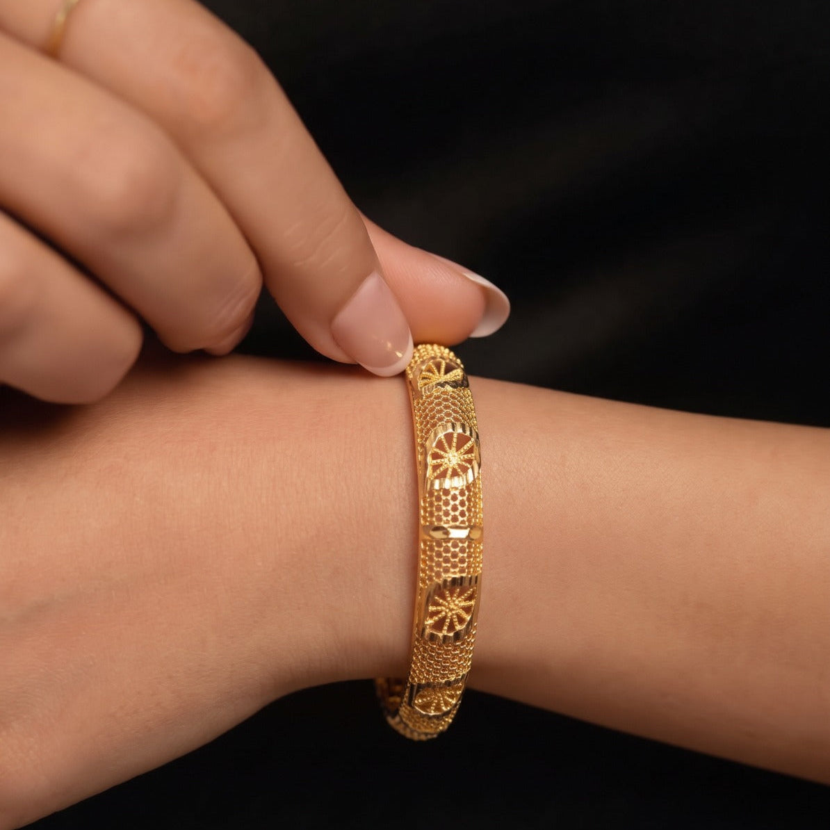 Dazzling Unique Design Gold Plated Bangle For Girls/women