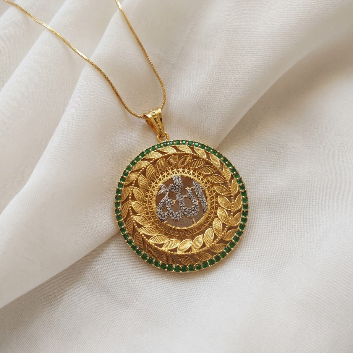 Fancy Design Gold Plated Crystal Stones Religious Necklace For Girls/women