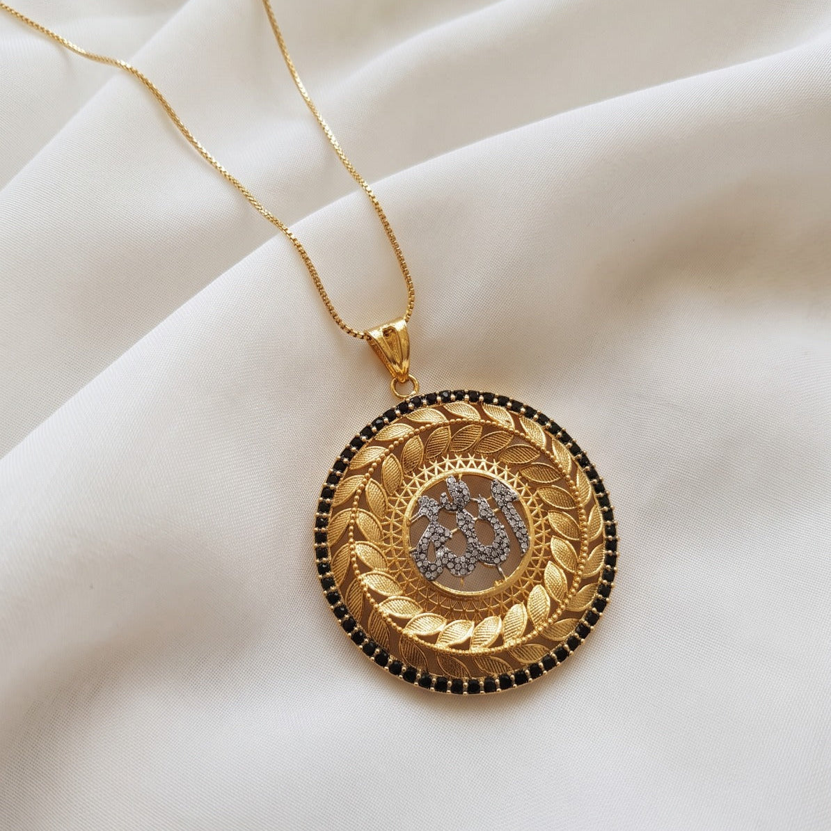 Fancy Design Gold Plated Crystal Stones Religious Necklace For Girls/women