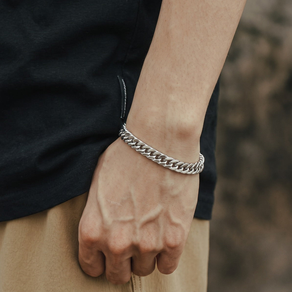 Glamorous Unique Design Silver Plated Metal Bracelet For Mens