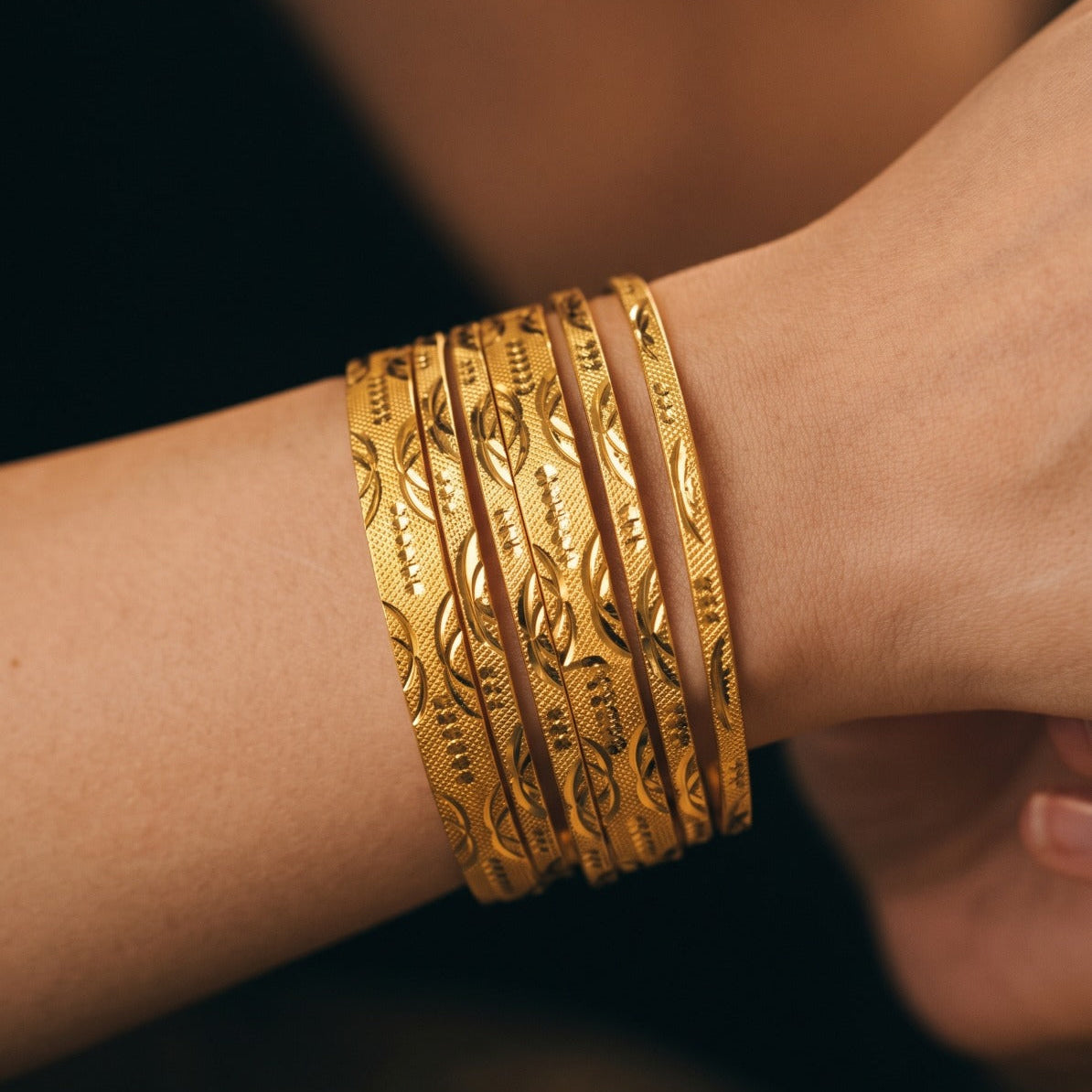 Sparkling Unique Design Gold Plated Bangle Set for Girls/Women