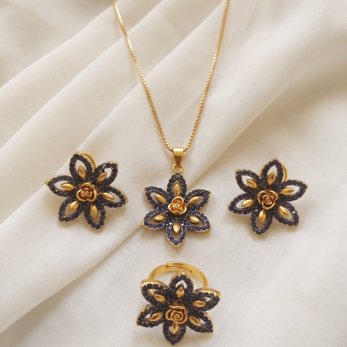 Luxury Flower Design Gold Plated Crystal Stones Necklace Set For Girls/women