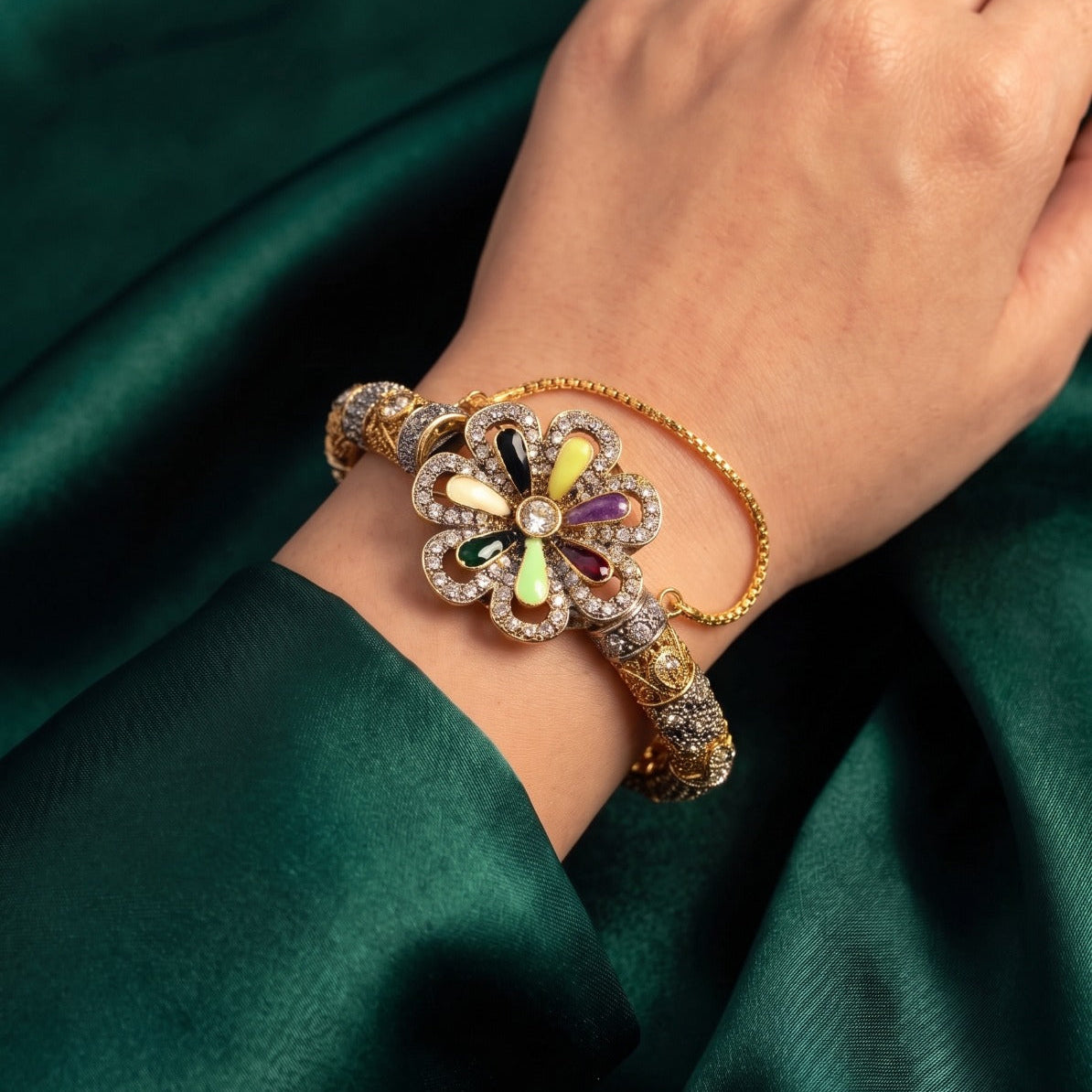 Beautiful Design Gold Plated Crystal Stones Bangle For Girls/women