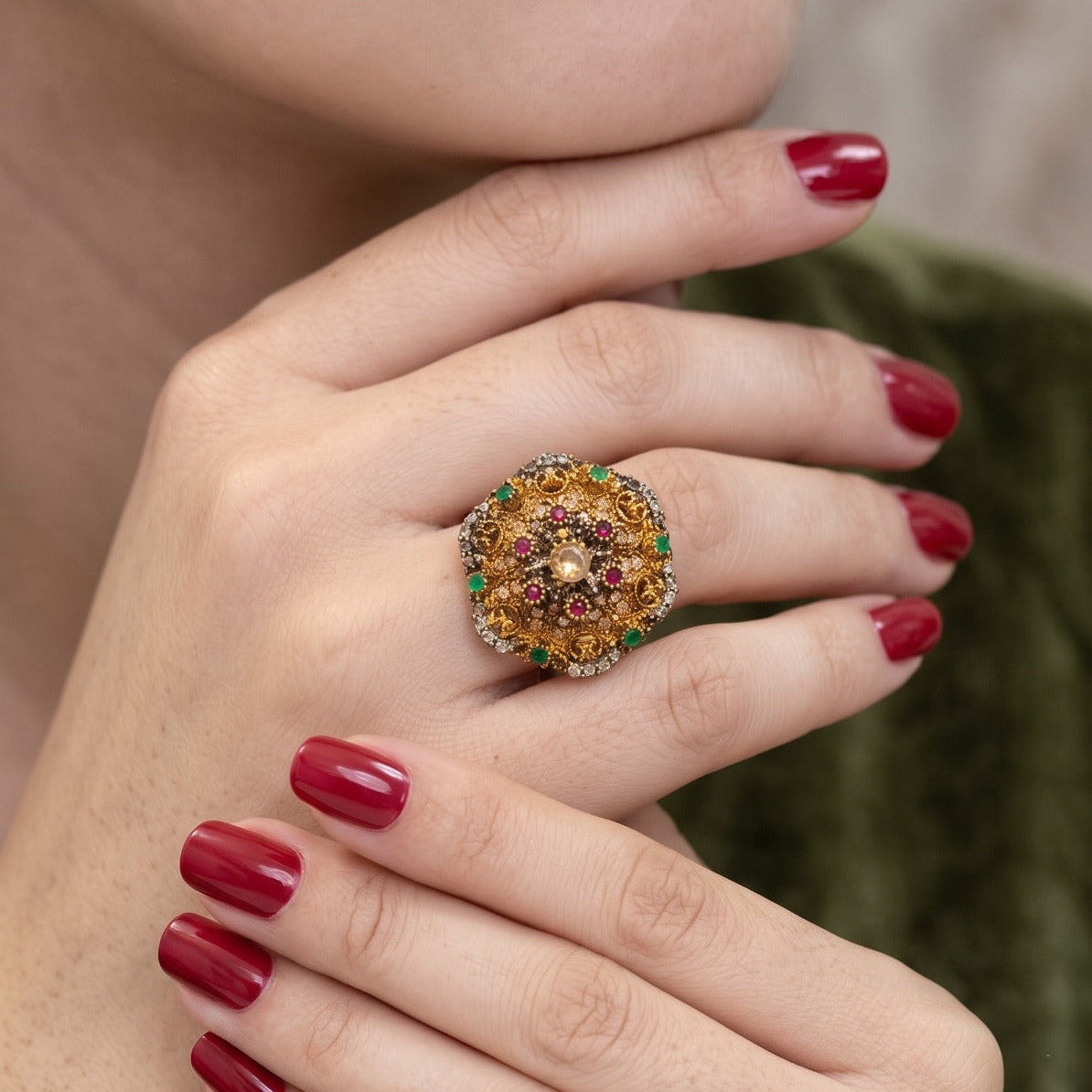 Luxury Design Gold Plated Crystal Stones Ring For Girls/women