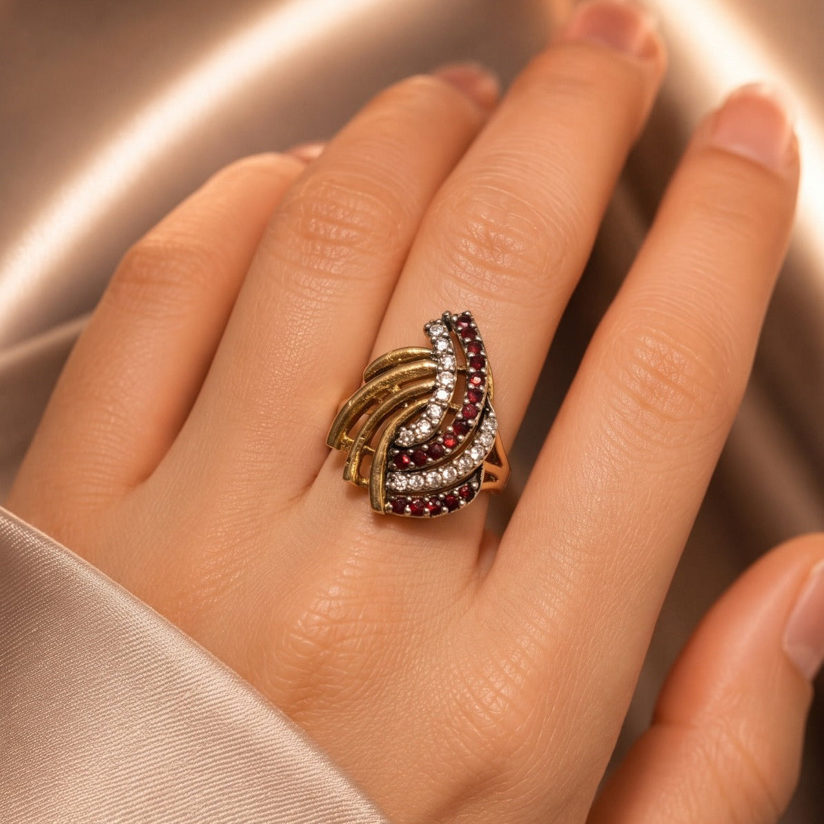 Gorgeous Design Gold Plated Crystal Stones Ring For Girls/women