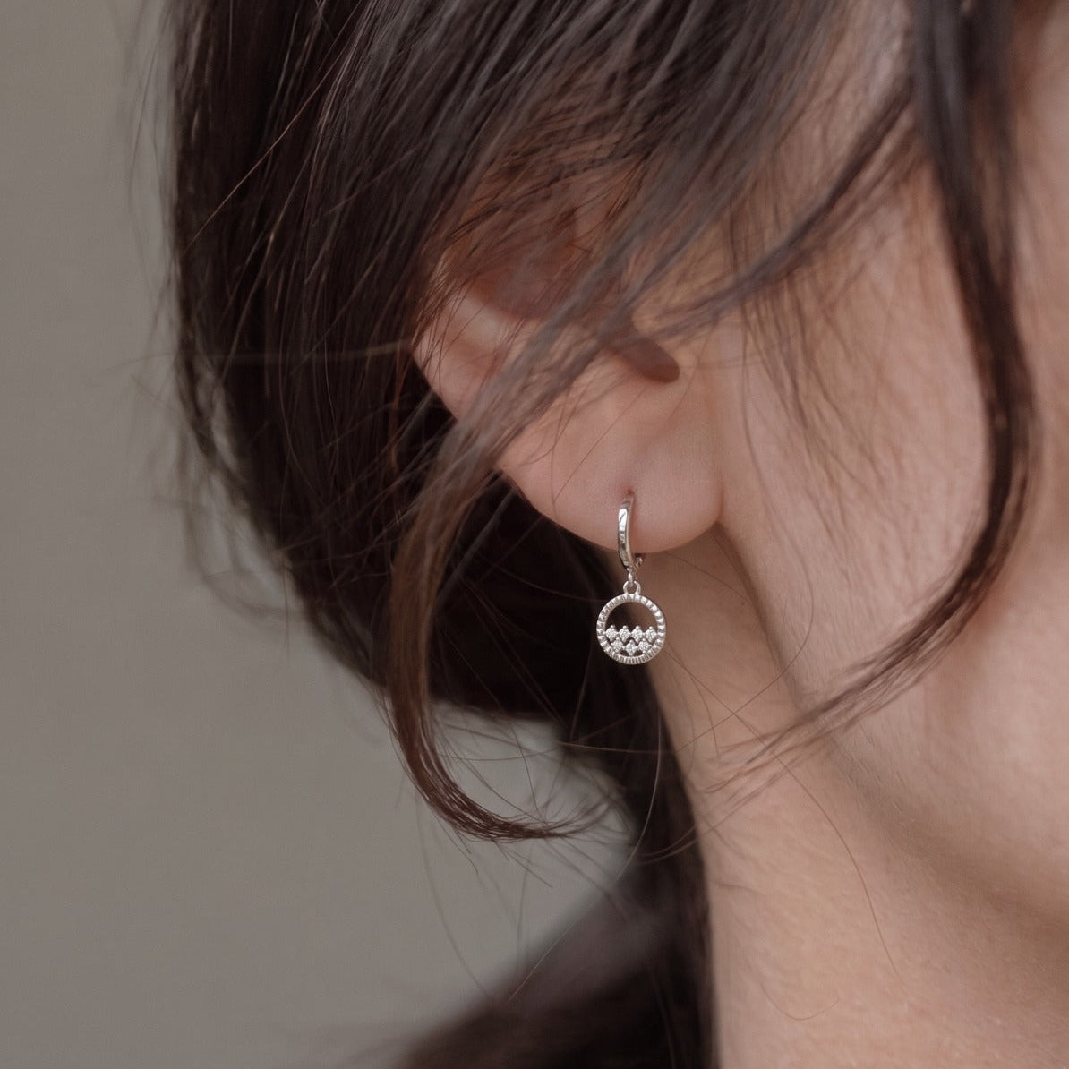 Glamorous Design Gold Plated Crystal Stones Earring For Girls/women