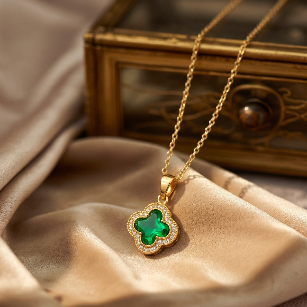 Stylish Flower Design Gold Plated Crystal Stones Necklace For Girls/women