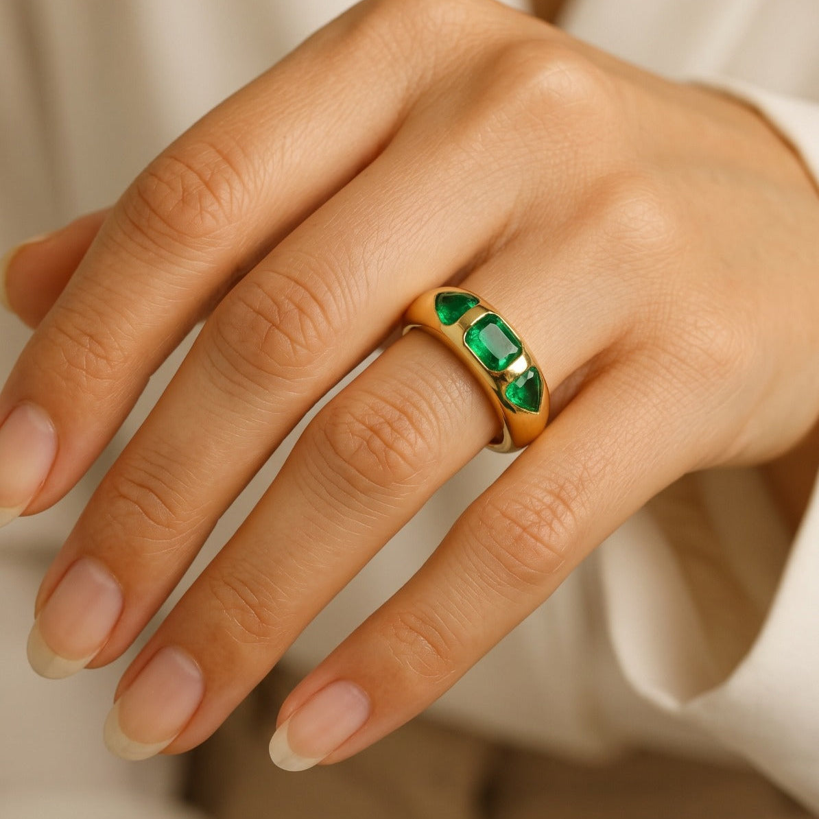 Beautiful Unique Design Gold Plated Crystal Stones Ring For Girls/women