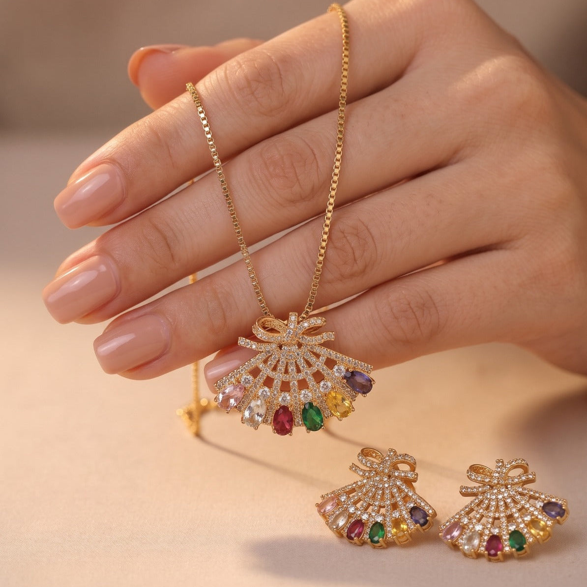Glamorous Design Gold Plated Crystal Stones Necklace Set for Girls/Women