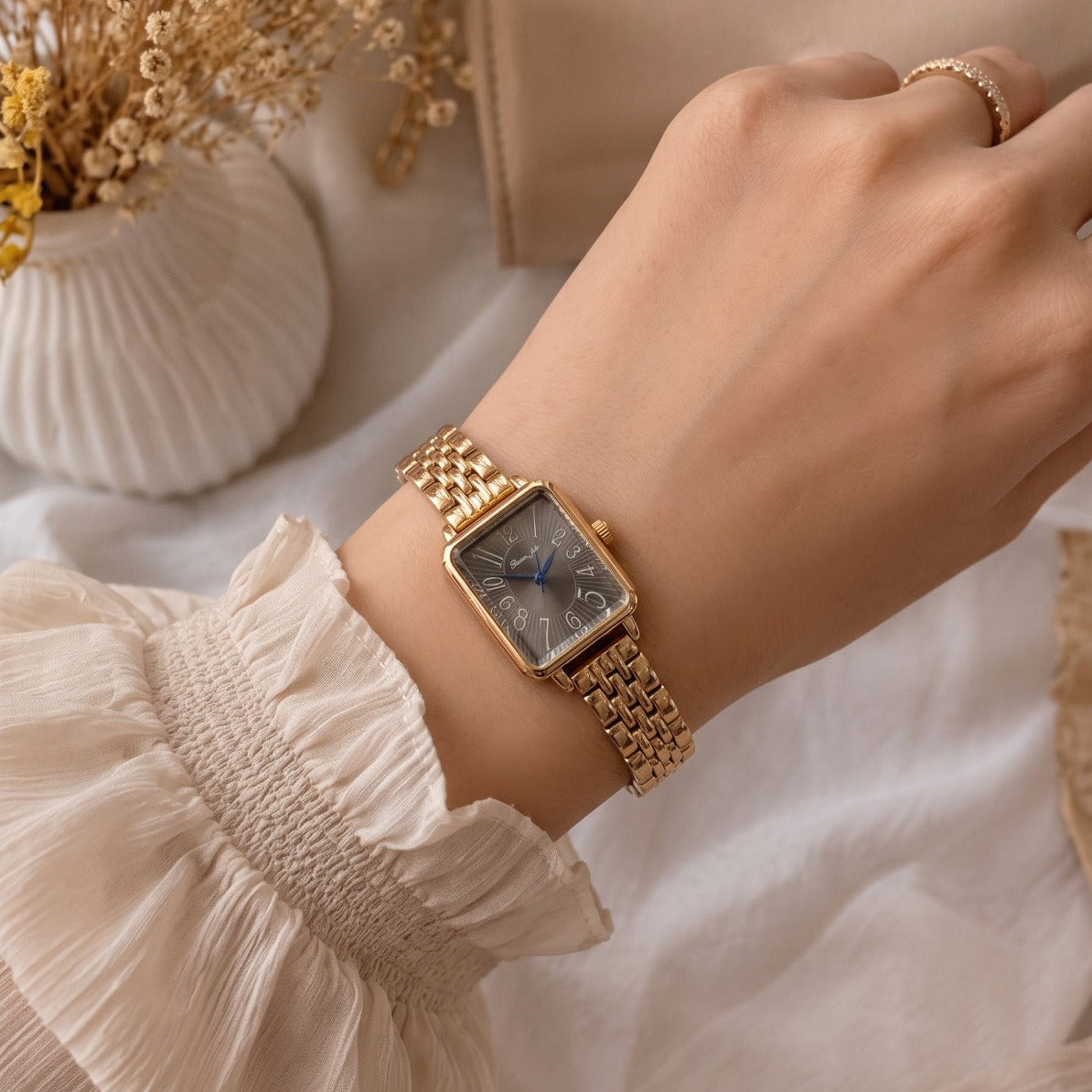 Fancy Watch Design Gold Plated Bracelet for Girls/Women