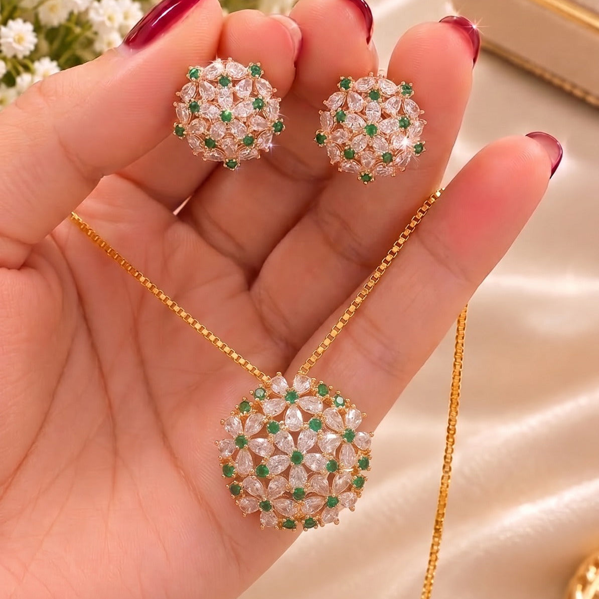 Charming Design Gold Plated Crystal Stones Necklace Set for Girls/Women