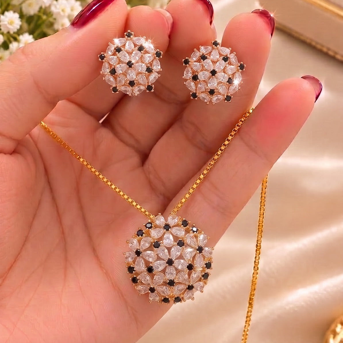 Charming Design Gold Plated Crystal Stones Necklace Set for Girls/Women