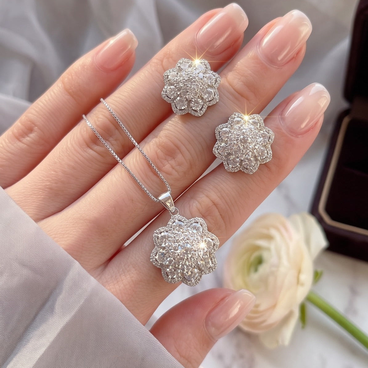 Gorgeous Design Silver Plated Crystal Stones Necklace Set for Girls/Women